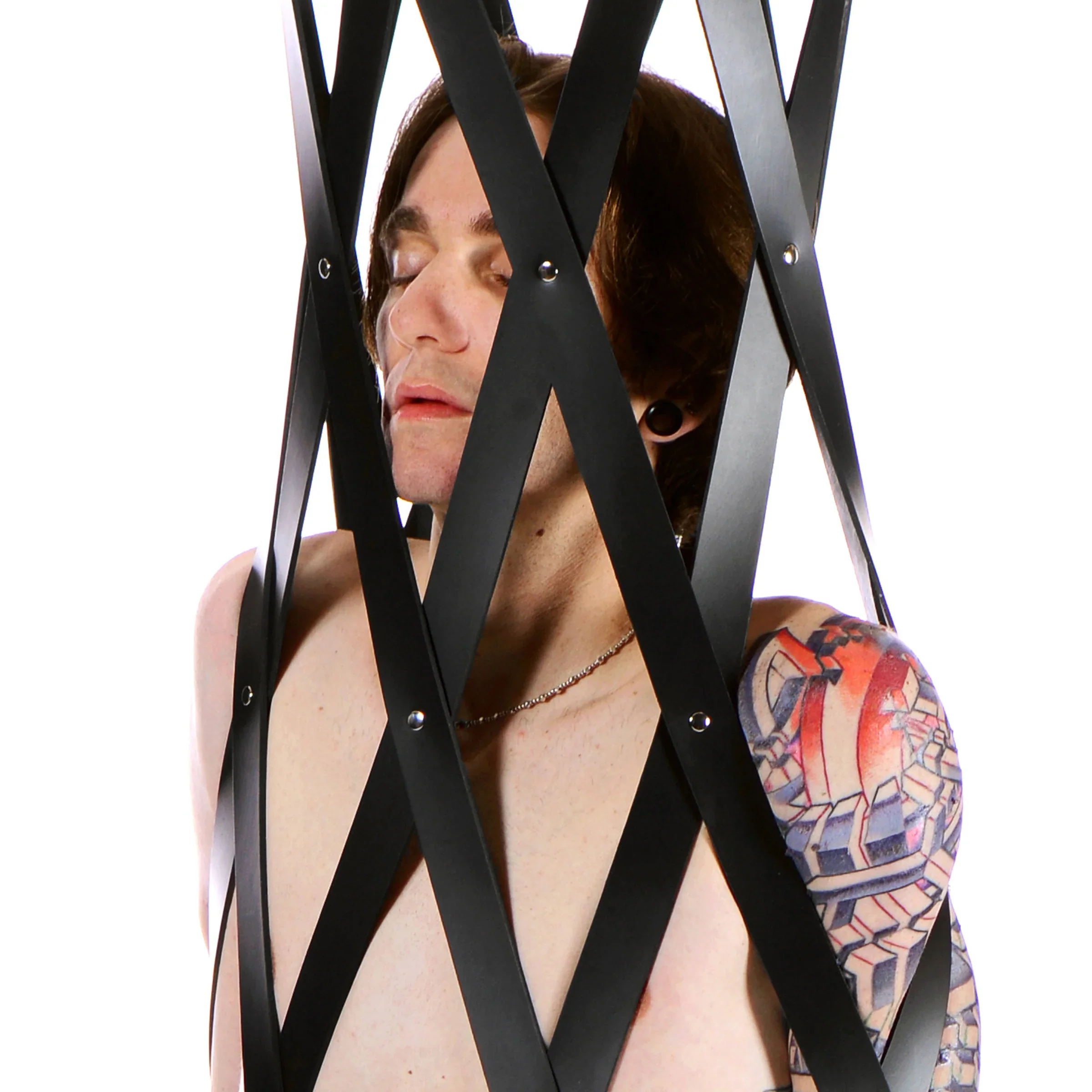Hanging Rubber Strap Cage - Image 3