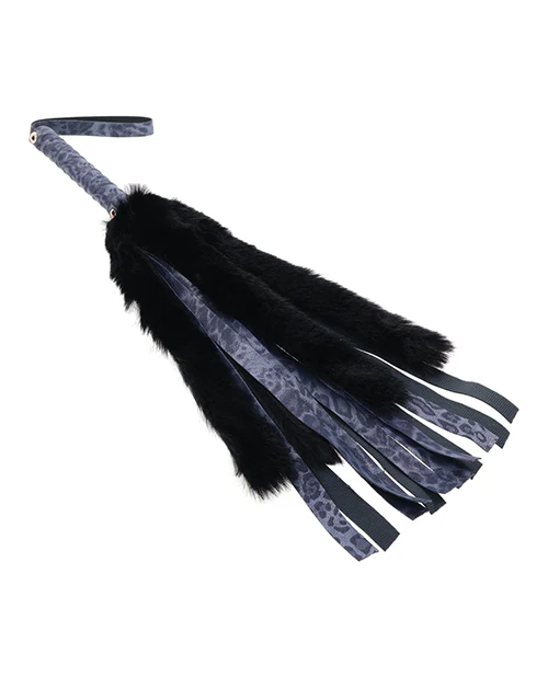 Sportsheets Cougar Faux Fur Flogger - Image 2