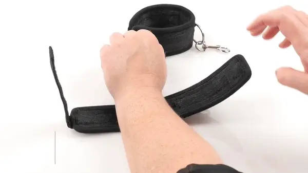 Sportsheets Soft Wrist Cuffs - Image 2